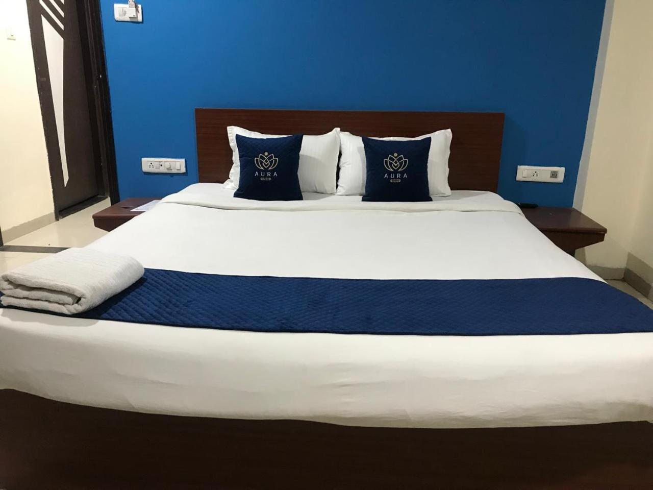 Hotel Aura Inn Indaur Exteriér fotografie